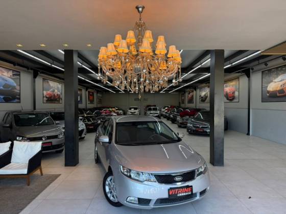 KIA CERATO 1.6 EX3 SEDAN 16V GASOLINA 4P MANUAL KIA CERATO 1.6 EX3 SEDAN 16V GASOLINA 4P MANUAL
